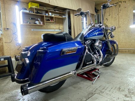 2010 Harley-Davidson Road King, синий, 1030000 рублей, вид 3