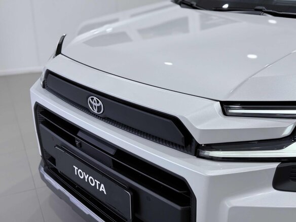 2026 Toyota RAV4 VI (XA60), белый - вид 6