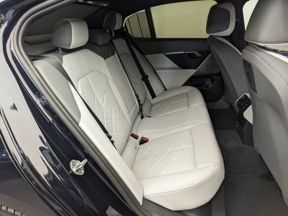 2026 BMW 5 серии 530i xDrive VIII (G60/G61/G68), чёрный, 10300000 рублей - вид 13
