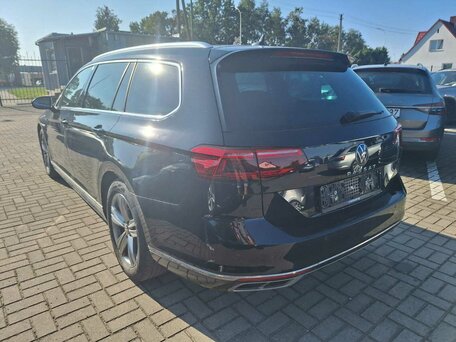 2022 Volkswagen Passat B8 Рестайлинг, чёрный, 2729000 рублей, вид 3