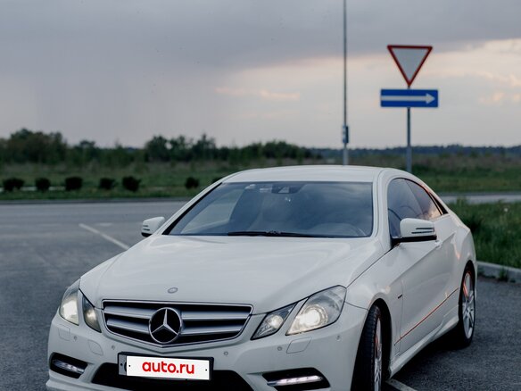 2012 Mercedes-Benz E-Класс 200 7G-Tronic IV (W212, S212, C207), белый, 1399000 рублей