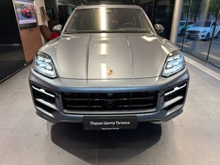 2026 Porsche Cayenne GTS III Рестайлинг, серый, 26940000 рублей, вид 5