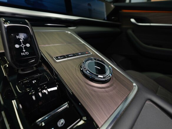 2026 Geely Monjaro I Рестайлинг, белый, 4954990 рублей - вид 9