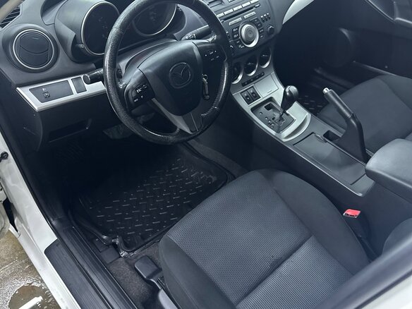 2011 Mazda 3 II (BL), белый - вид 9