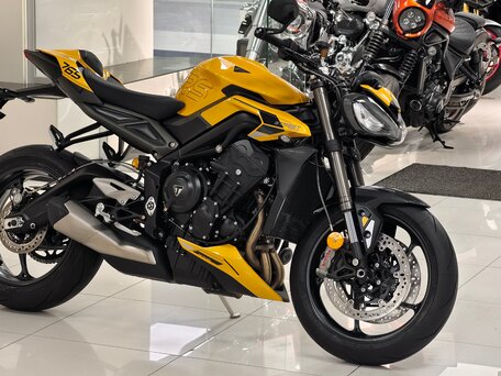 2025 Triumph Street Triple, жёлтый, 1550000 рублей, вид 5