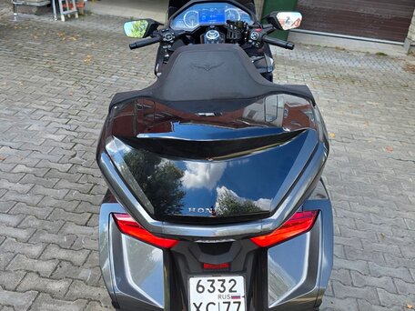 2024 Honda GL 1800 Gold Wing, серый, 2800000 рублей, вид 4