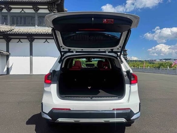 2023 BMW X1 20Li sDrive III (U11/U12), белый - вид 6