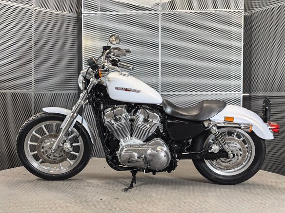 2007 Harley-Davidson Sportster 883, белый, 625000 рублей - вид 4