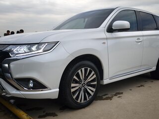 2022 Mitsubishi Outlander III Рестайлинг 3, белый, 2350000 рублей, вид 1