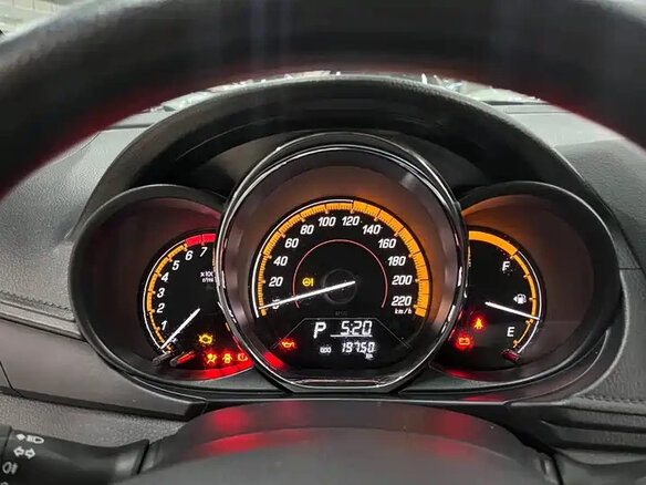 2023 Toyota Yaris XP150 XP150 Рестайлинг 2, белый, 1250000 рублей - вид 10