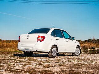 2017 Lada (ВАЗ) Granta I, белый, 519000 рублей, вид 2