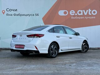 2019 Hyundai Sonata VII (LF) Рестайлинг, белый, 1750000 рублей, вид 4