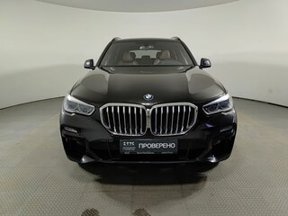 2020 BMW X5 40i IV (G05/G18), чёрный, 6350000 рублей, вид 2