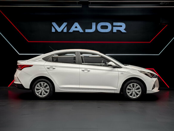 2022 Hyundai Solaris II Рестайлинг, белый, 1525000 рублей - вид 3