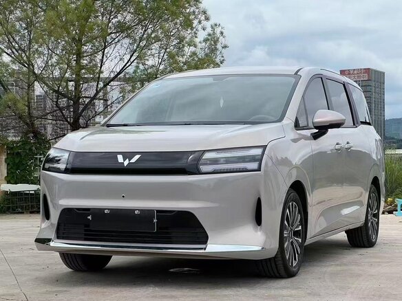 2026 Wuling Starlight 730, бежевый, 2100000 рублей