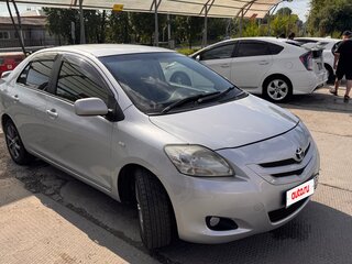 2005 Toyota Belta I, серый, 440000 рублей, вид 3