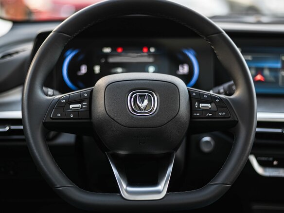 2024 Changan CS35 Plus I Рестайлинг, серый, 1744000 рублей - вид 5