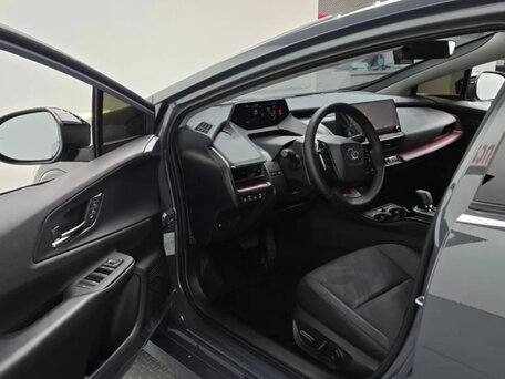 2023 Toyota Prius PHV V (XW60), серый, 3133000 рублей, вид 5