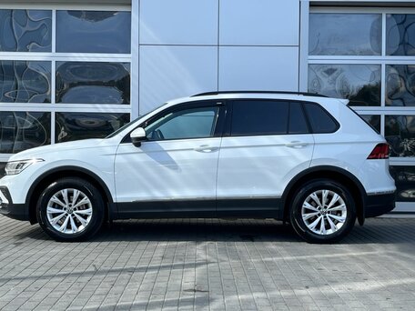2021 Volkswagen Tiguan II Рестайлинг, белый, 2564000 рублей, вид 4