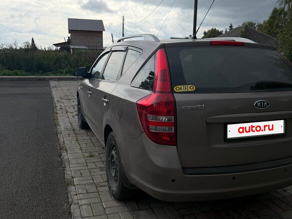 2009 Kia Ceed I, бежевый, 550000 рублей - вид 6