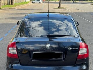 2008 Skoda Octavia II (A5) Рестайлинг, чёрный, 360000 рублей, вид 4