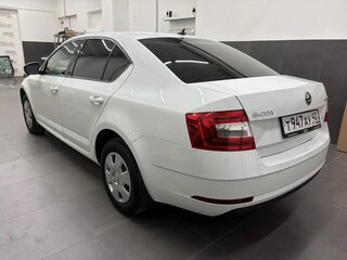 2019 Skoda Octavia III (A7) Рестайлинг, белый, 1780000 рублей, вид 5
