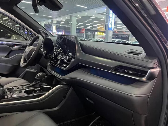2022 Toyota Crown Kluger, чёрный, 5006700 рублей - вид 10