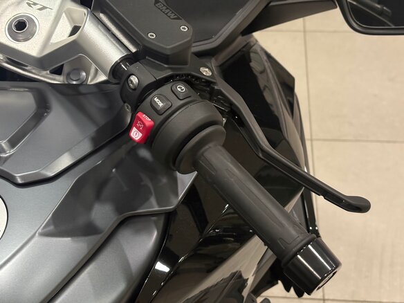 2025 BMW R 1300 RT, чёрный, 2880000 рублей - вид 7
