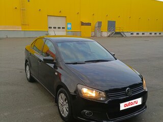 2014 Volkswagen Polo V, чёрный, 550000 рублей, вид 2