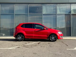 2010 Volkswagen Polo V, красный, 639000 рублей, вид 3