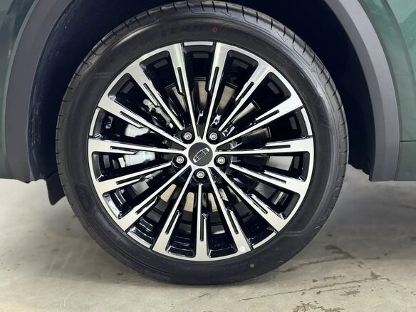 2026 Geely Monjaro I Рестайлинг 2 (China Market), зелёный, 4090000 рублей - вид 10