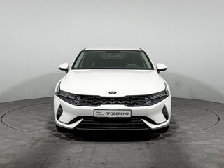 2021 Kia K5 III, белый, 2096000 рублей, вид 2