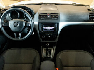 2015 Skoda Yeti I Рестайлинг, белый, 999000 рублей, вид 5