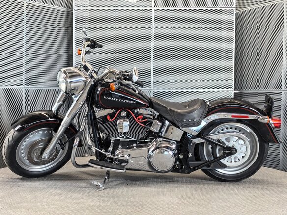 2006 Harley-Davidson Fat Boy, чёрный, 869000 рублей - вид 4