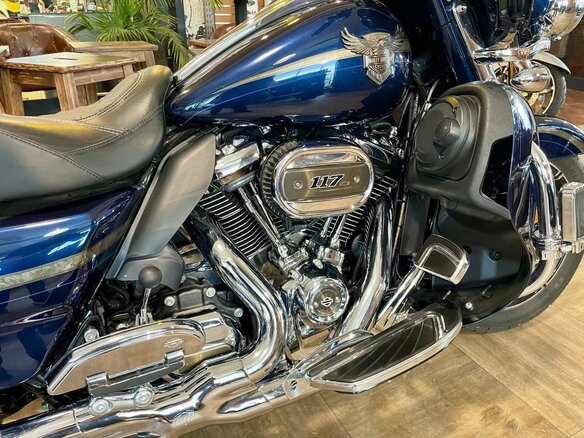 2018 Harley-Davidson CVO Limited, синий, 3500000 рублей - вид 18