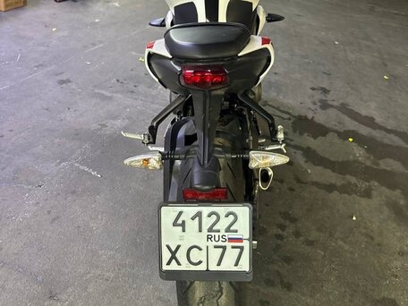 2021 Triumph Street Triple, белый, 780000 рублей, вид 3