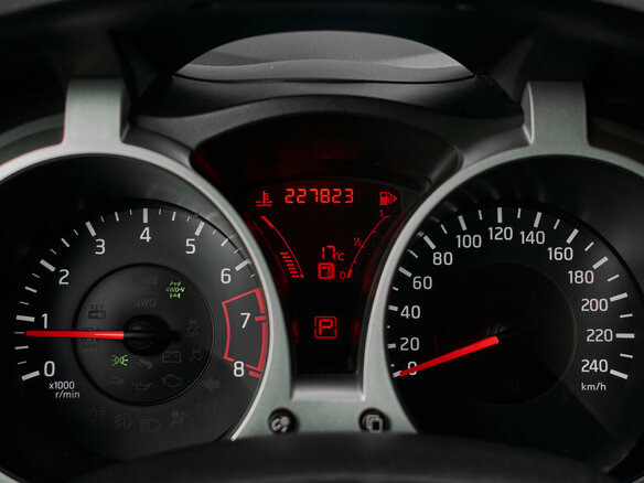 2013 Nissan Juke I, белый - вид 12