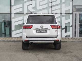 2021 Toyota Land Cruiser 300 Series, белый, 9975000 рублей, вид 4