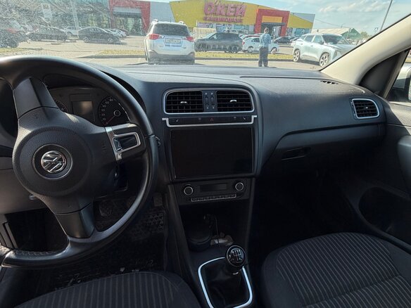 2013 Volkswagen Polo V, серебристый, 650000 рублей - вид 8