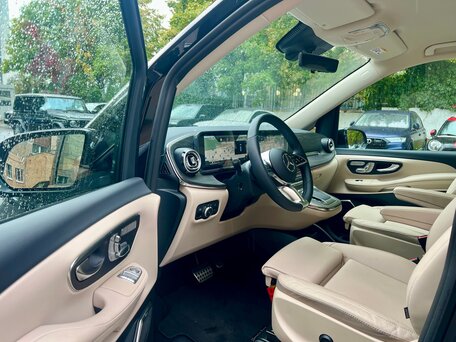 2025 Mercedes-Benz V-Класс Long 300 d длинный III (W447) Рестайлинг 2, чёрный, 12970000 рублей, вид 4