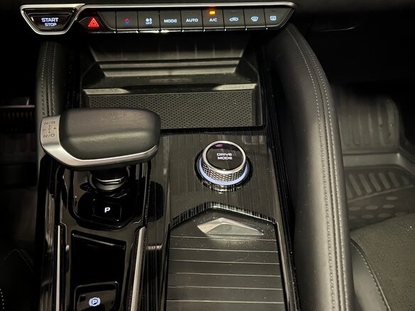 2024 Geely Monjaro I, серый, 3480000 рублей - вид 8