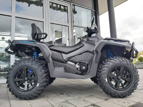 2020 BRP Can-Am Outlander MAX 650, чёрный - вид 3