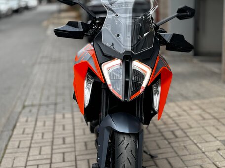 2023 KTM 1290 Super Duke GT, чёрный, 1650000 рублей, вид 1