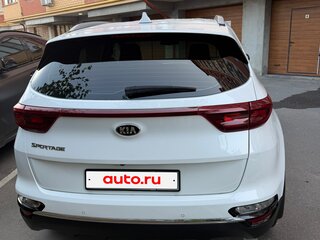 2021 Kia Sportage IV Рестайлинг, белый, 2690000 рублей, вид 5
