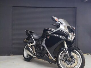 2013 Honda VFR 1200, чёрный, 700000 рублей, вид 3
