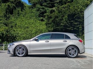 2023 Mercedes-Benz A-Класс 180 IV (W177) Рестайлинг, серебристый, 1839666 рублей, вид 3
