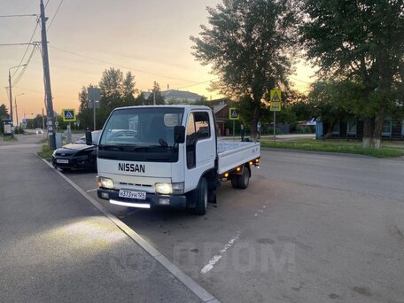 1993 Nissan Atlas, белый, 900000 рублей, вид 2