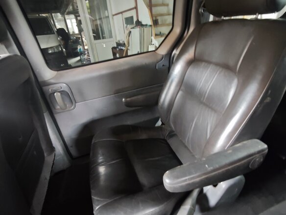 2002 Kia Carnival I, чёрный, 370000 рублей - вид 25