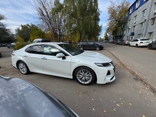 2018 Toyota Camry VIII (XV70), белый, 3250000 рублей, вид 4
