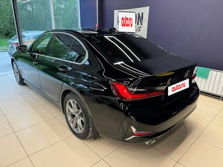 2019 BMW 3 серии 320d xDrive VII (G2x), чёрный, 3900000 рублей, вид 4